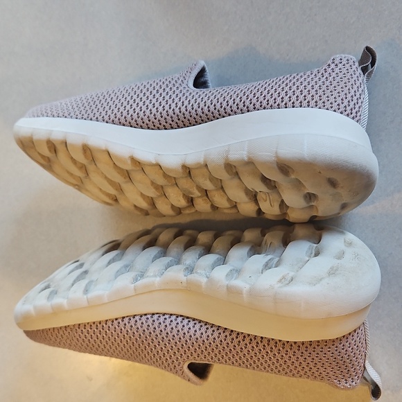 Skechers Slip Ons - Picture 7 of 11